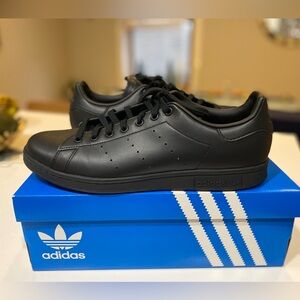 Size 12.5 Adidas Men’s Stan Smiths, black with original box